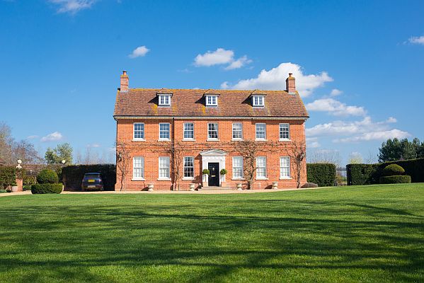 Stately home requiring CCTV coverage for public safety