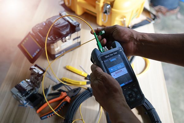 Fiber fusion splicing equipment